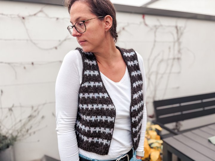 Frieda's MosaicVest | knitting pattern | knitted vest, vest