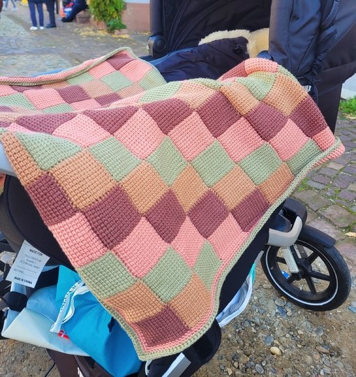 Tunesisch gehäkelte Babydecke Waldkind