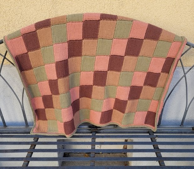 Tunesisch gehäkelte Babydecke Waldkind