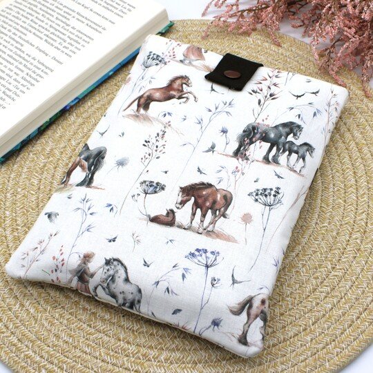 Stickdatei ITH Buchhüllen Buch Lesen Bücherschutz Handyhülle Leseratte