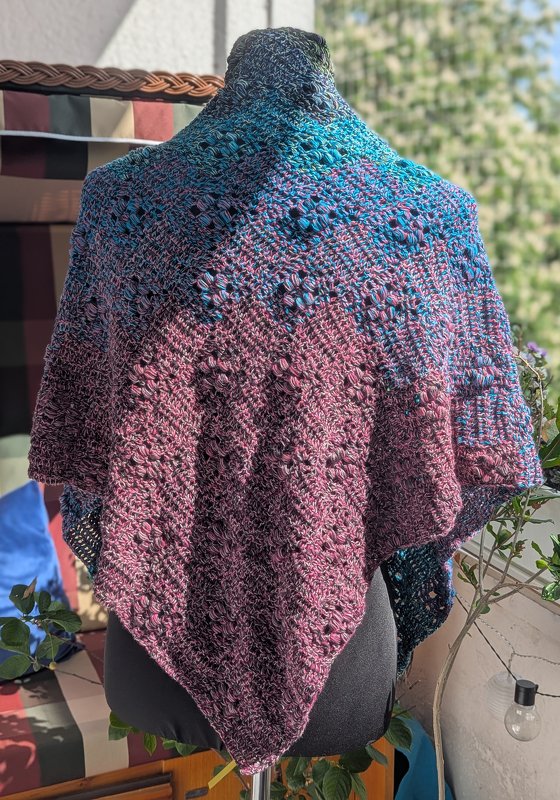 Corner to Corner Dreieckstuch "Blumenecke" - ein Tuch mal anders gehäkelt - Bild 25