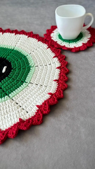 Crochet Pattern Eye Rug for Halloween Table Decor
