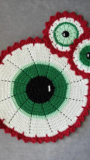 Crochet Pattern Eye Rug for Halloween Table Decor