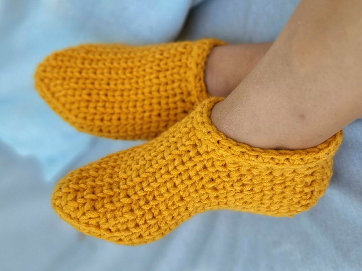 S.6 Crochet pattern for slippers. PDF in English and German.