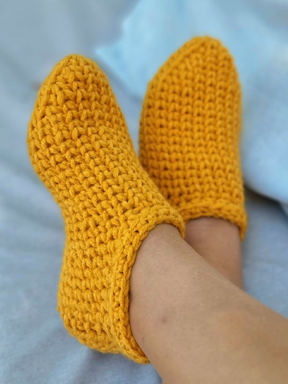 S.6 Crochet pattern for slippers. PDF in English and German.