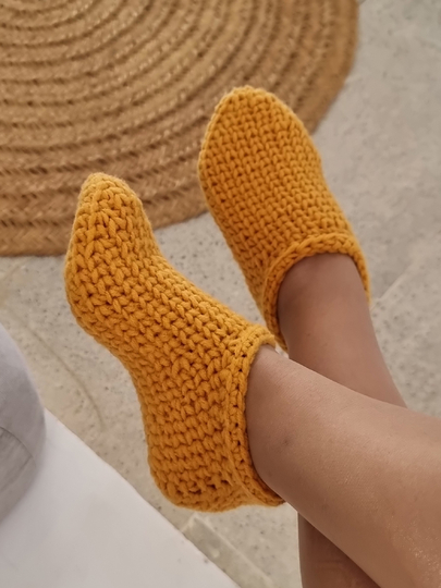 S.6 Crochet pattern for slippers. PDF in English and German.