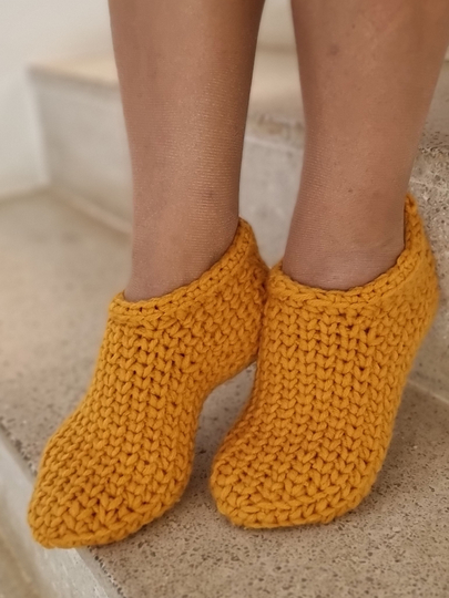 S.6 Crochet pattern for slippers. PDF in English and German.