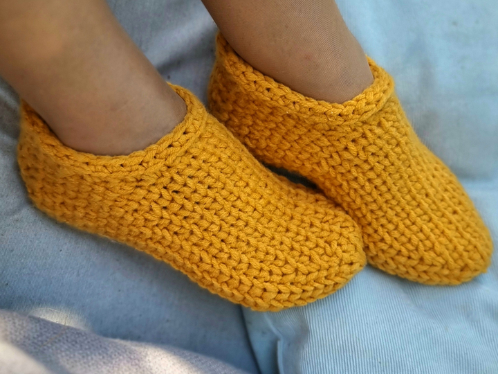 S.6 Crochet pattern for slippers. PDF in English and German.