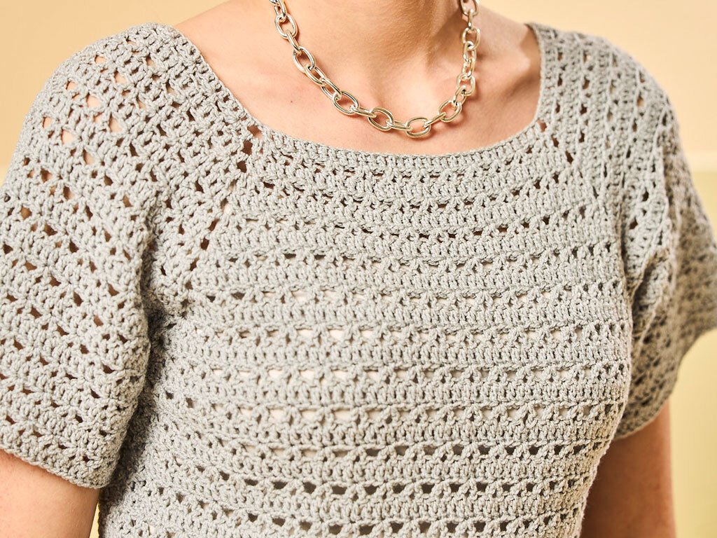 SHIRT CORIN ALS RAGLAN VON OBEN GEHÄKELT - Bild 4