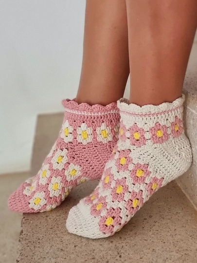 S10 Crochet socks pattern. PDF in English and German. Cotton socks.