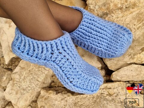 S.3 Crochet pattern for slippers. PDF in English and German.
