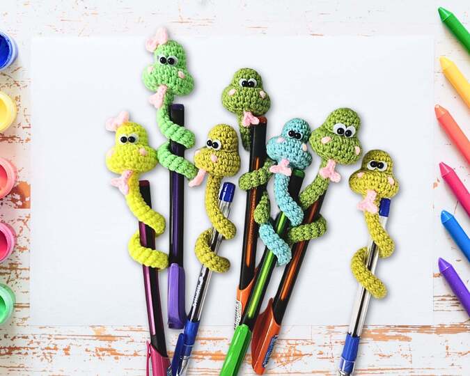 346 Snake decor. Bracelet, Earbuds tie, Pen wrap, Lucky charm, Knittoy