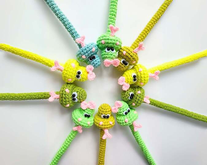 346 Snake decor. Bracelet, Earbuds tie, Pen wrap, Lucky charm, Knittoy