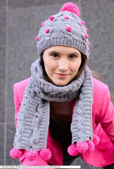 Mütze und Schal mit Zopfmustern
