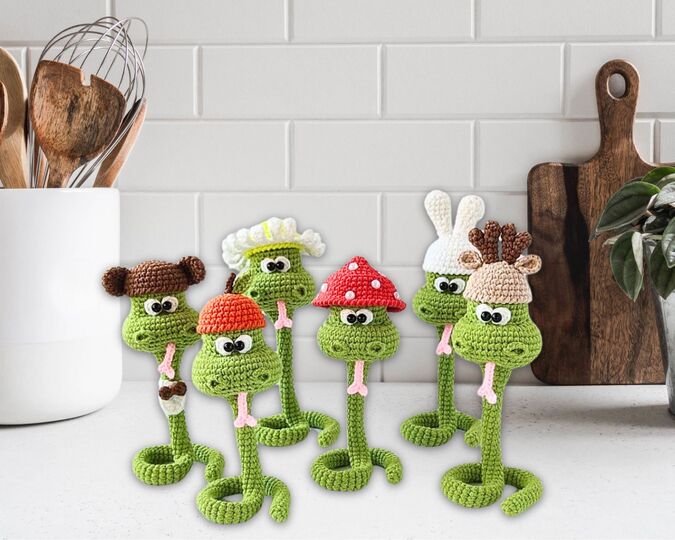 347 Snake Cable tie, Lucky charm, Plant decor, Napkin ring Knittoy
