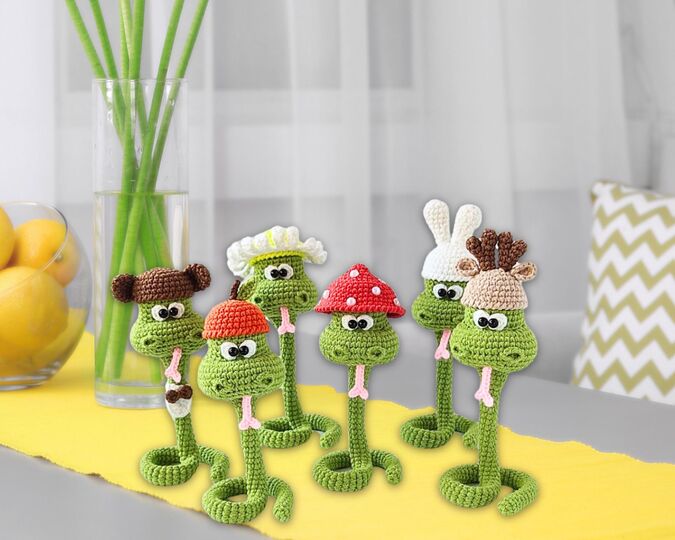 347 Snake Cable tie, Lucky charm, Plant decor, Napkin ring Knittoy