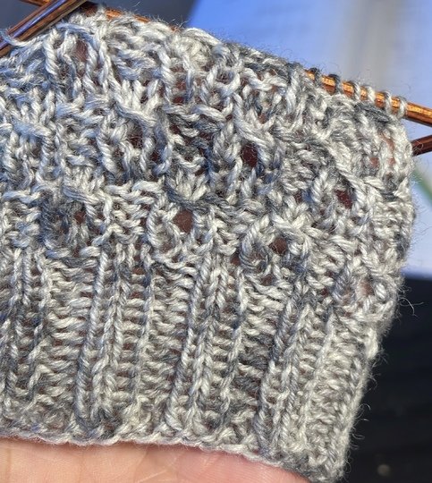 Sockenmuster Tautröpfchen - elastisches Strickmuster auch für Stulpen