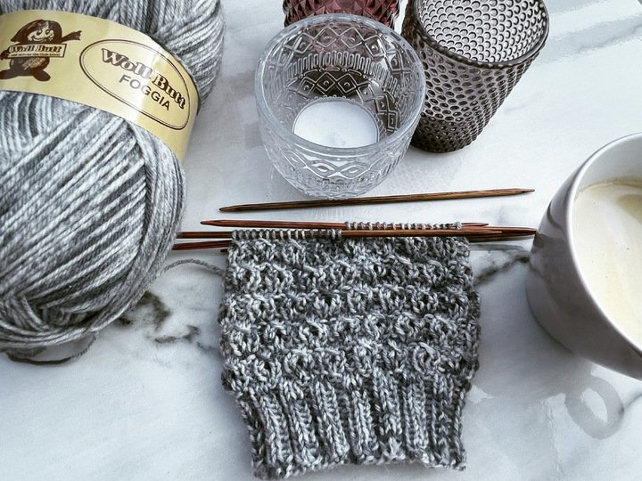 Sockenmuster Tautröpfchen - elastisches Strickmuster auch für Stulpen