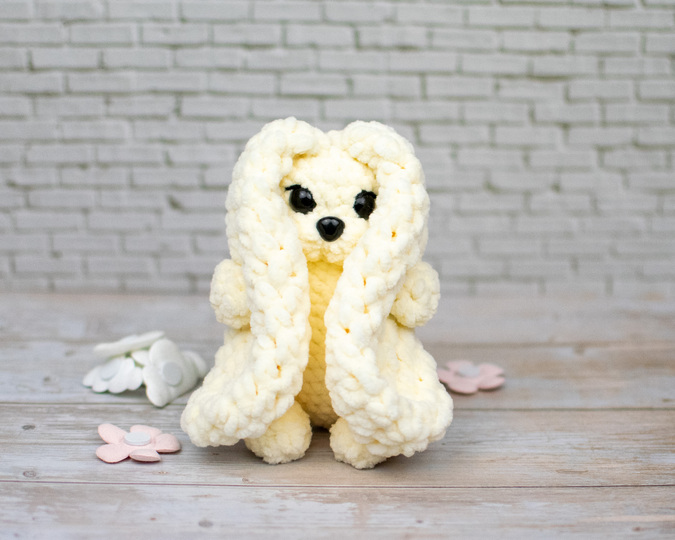 Häkelanleitung Hase Amigurumi – süßes Kuscheltier aus Chenillegarn