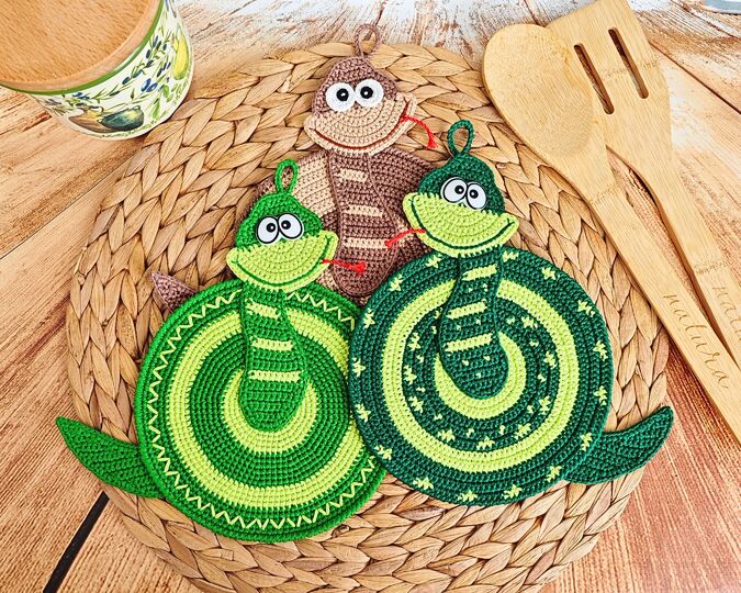 354 4 Snakes in one pattern. Potholder, Placemat, Coaster or decor tutorial