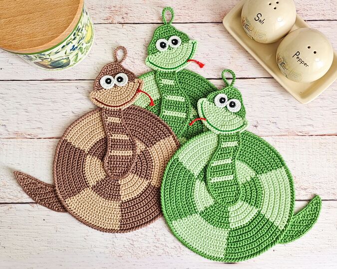 354 4 Snakes in one pattern. Potholder, Placemat, Coaster or decor tutorial