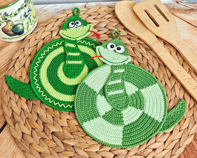 354 4 Snakes in one pattern. Potholder, Placemat, Coaster or decor tutorial