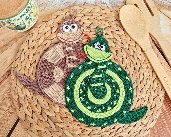 354 4 Snakes in one pattern. Potholder, Placemat, Coaster or decor tutorial