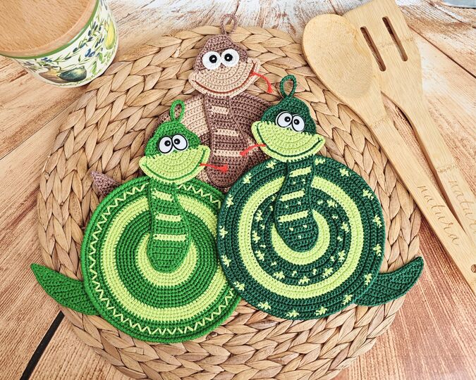 354 4 Snakes in one pattern. Potholder, Placemat, Coaster or decor tutorial