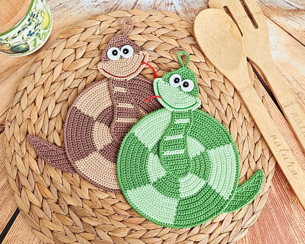 354 4 Snakes in one pattern. Potholder, Placemat, Coaster or decor tutorial - Image 14
