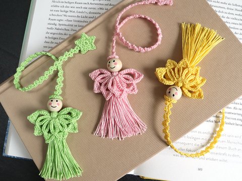 Lesezeichen Quastenengel – Geschenkband, Anhänger, Taschenbaumler