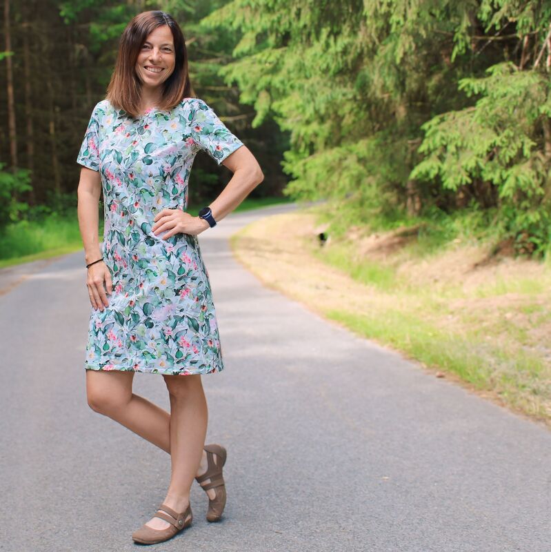 Basic Shirt + Kleid „Bjarka“ - 32-64 - E-Book und Nähanleitung