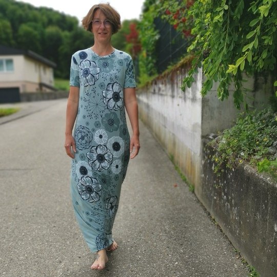 Basic Shirt + Kleid „Bjarka“ - 32-64 - E-Book und Nähanleitung