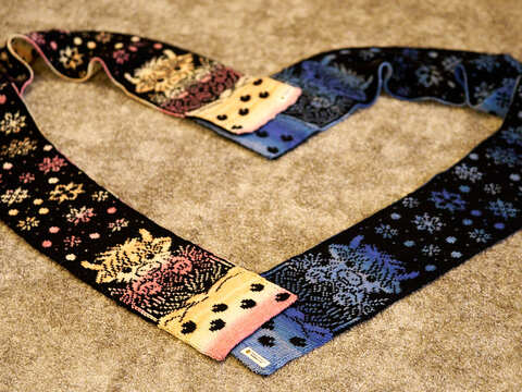 Knitting pattern for children's scarf "Adventure in the Snowstorm"