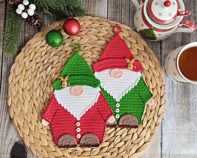 359 Gnome Christmas Easy decor, washcloth, potholder, table mat, hotpad.