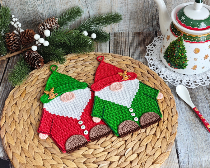 359 Gnome Christmas Easy decor, washcloth, potholder, table mat, hotpad.