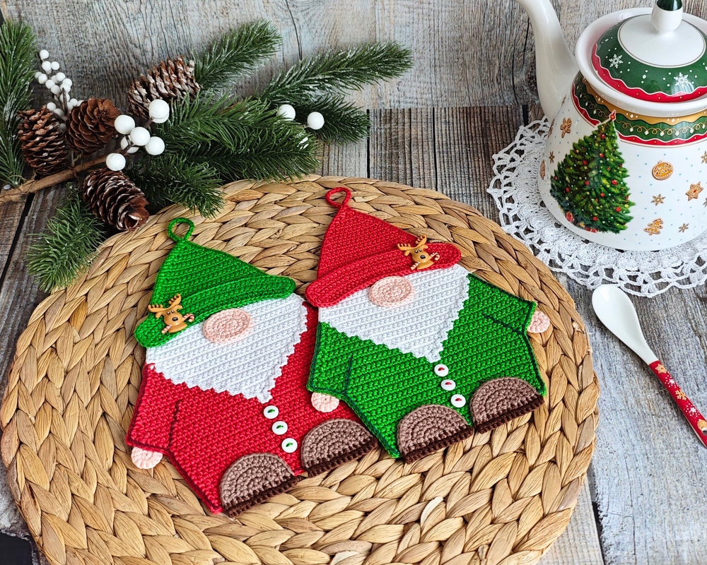 359 Gnome Christmas Easy decor, washcloth, potholder, table mat, hotpad. - Image 3