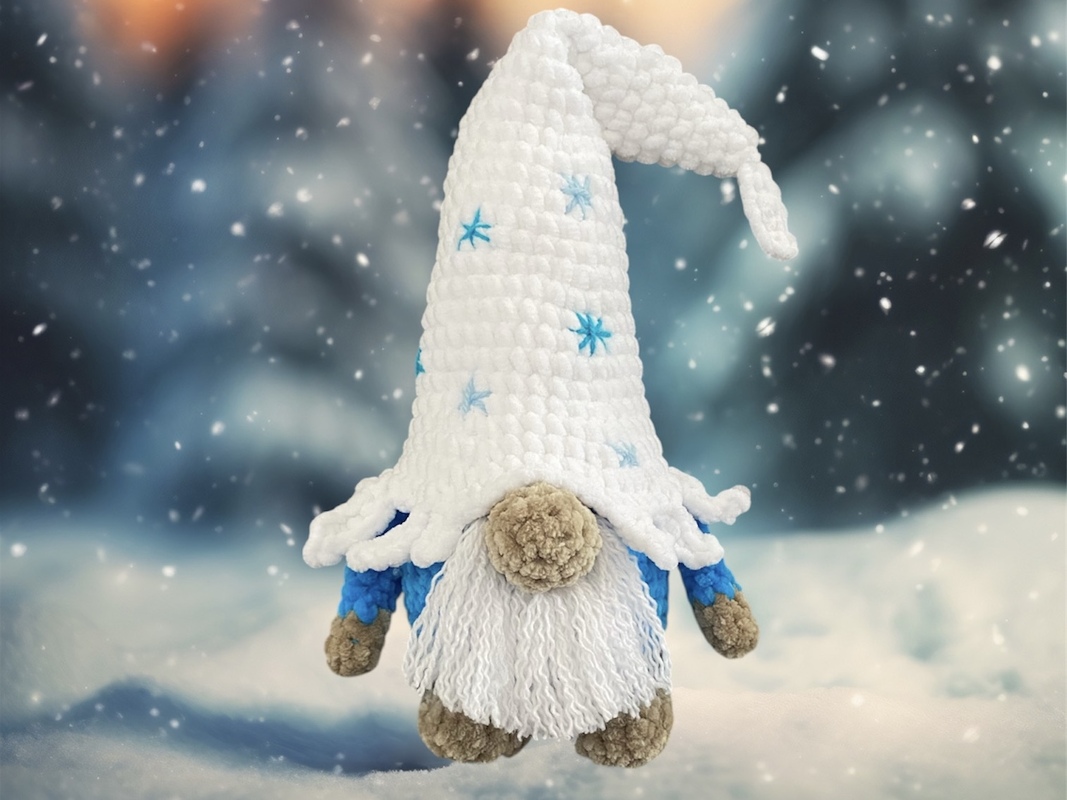 Häkelanleitung: Winterwichtel mit weißer Schneeflockenmütze und Bart