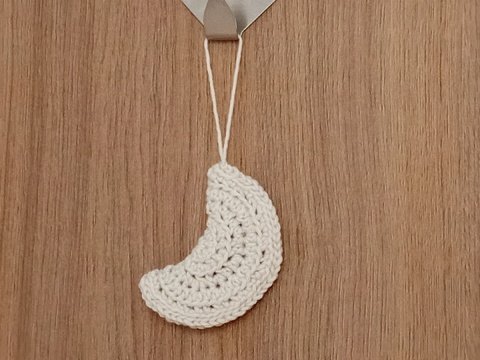 Halbmond zum Aufhängen oder als Tischdeko, schnell und einfach zu häkeln
