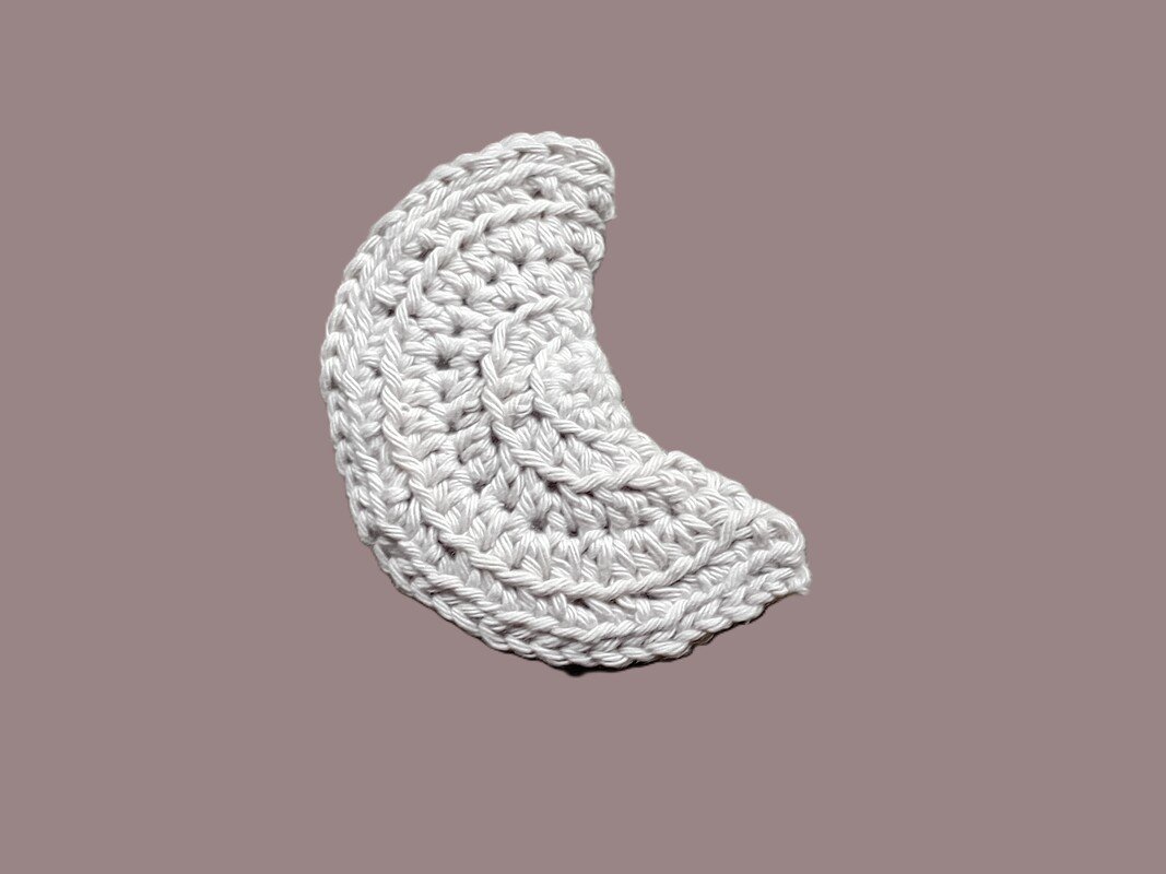 Halbmond zum Aufhängen oder als Tischdeko, schnell und einfach zu häkeln - Bild 3