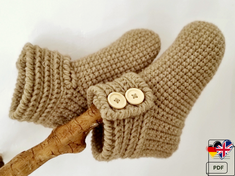 S.4 Crochet pattern for slippers. PDF in English and German.