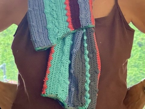 Praktischer 2 in 1 : Schulterwärmer/Schal in