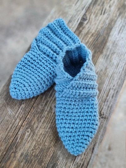 S.5 Crochet pattern for slippers. PDF in English and German.