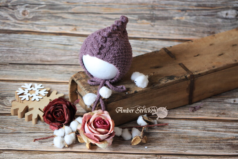 Dragon hat/bonnet knitted in a cable pattern with bobbles No. 008