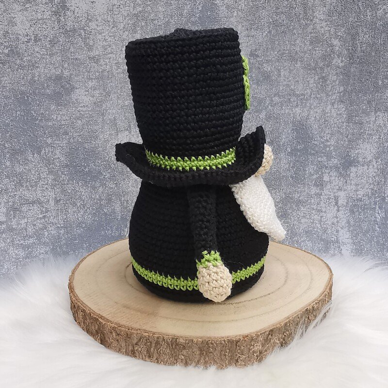 SCHORNSTEINFEGER-WICHTEL – Häkelanleitung Gnom mit Glücksschweinchen