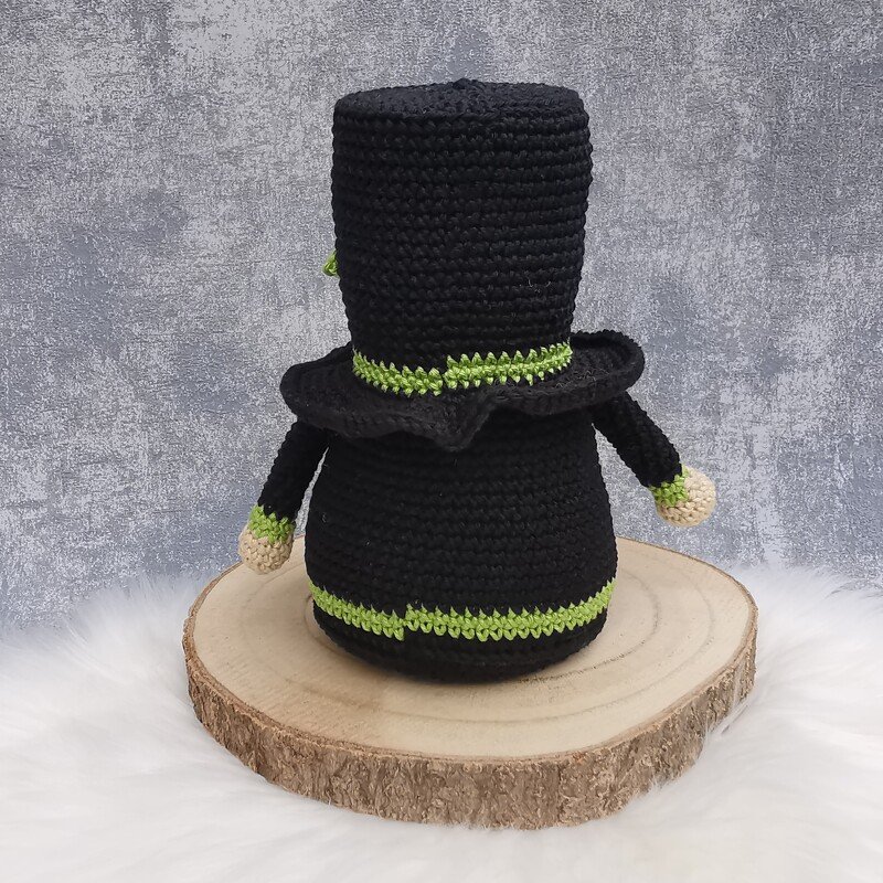 SCHORNSTEINFEGER-WICHTEL – Häkelanleitung Gnom mit Glücksschweinchen