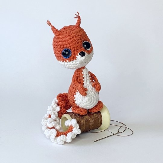 Kleines Eichhörnchen. Amigurumi. Häkelanleitung