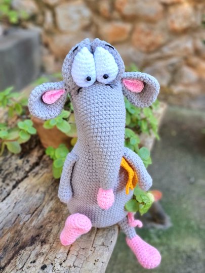 P6 Rat Crochet Pattern PDF in English and German.