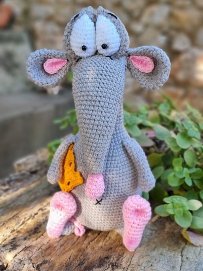 P6 Rat Crochet Pattern PDF in English and German.