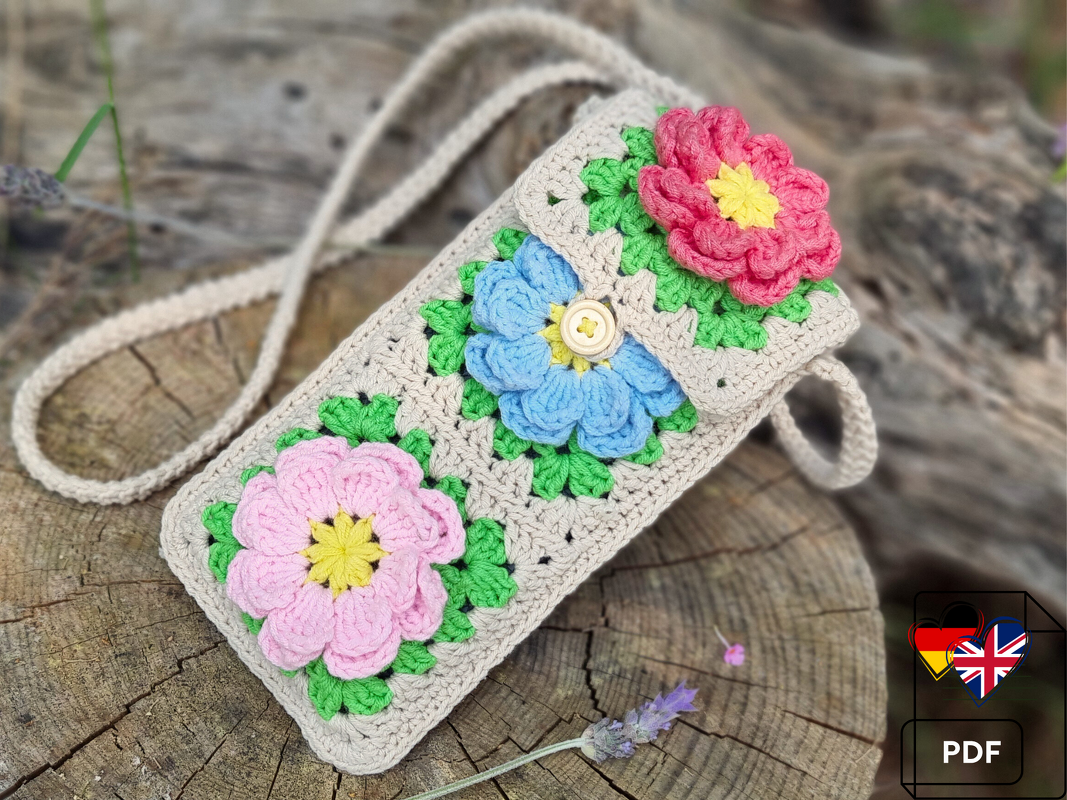 T15 Mobile Phone Bag Granny Square. PDF in English and German