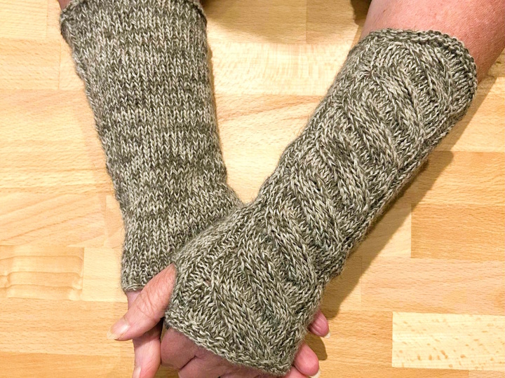 Armstulpen "La Baguette", mit falschem Zopfmuster, alle Größen